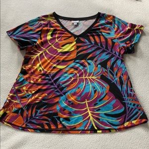 LuLaRoe tee XL EUC